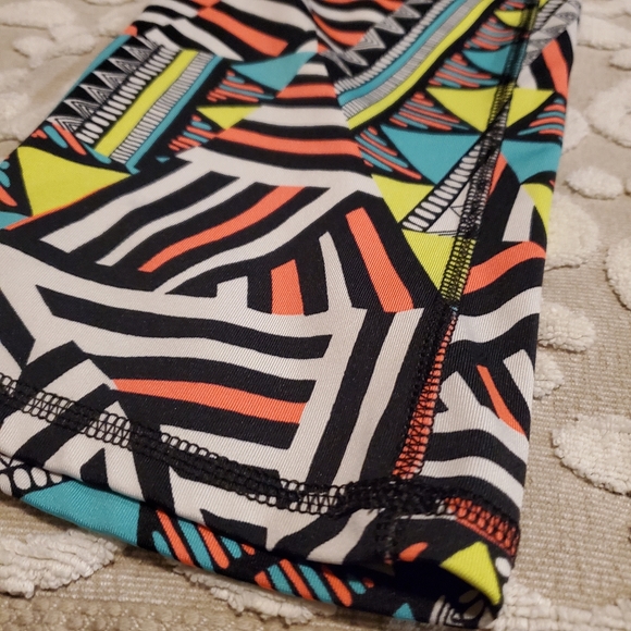 - Live Love Dream bright workout capris - Picture 2 of 8